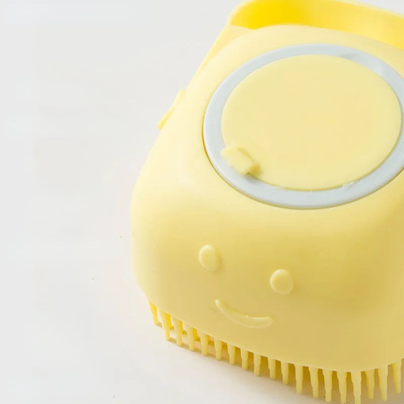 Bath brush with shampoo dispenser for dogs and cats